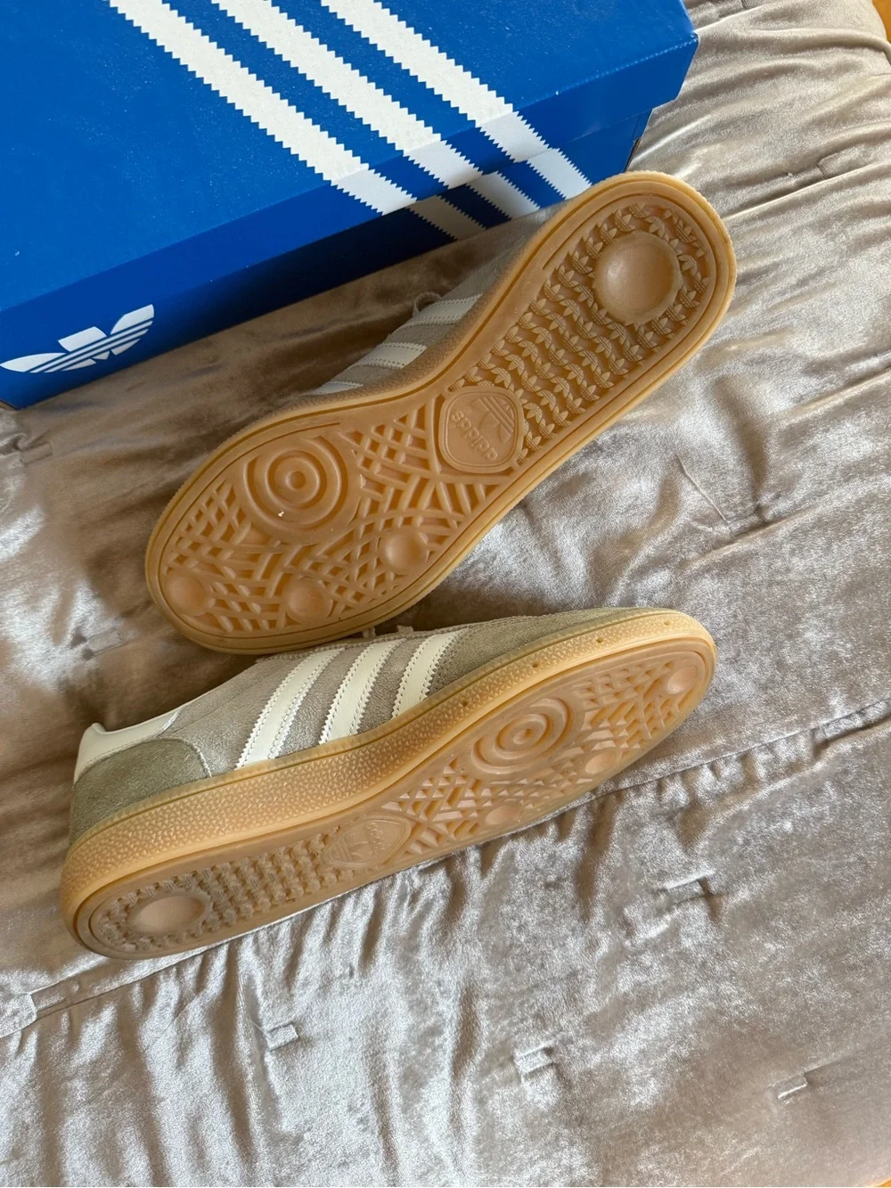 adidas women’s handball Spezial silver pebble gum